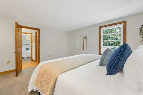 31 Friar Tuck Way Wolfeboro NH 03894