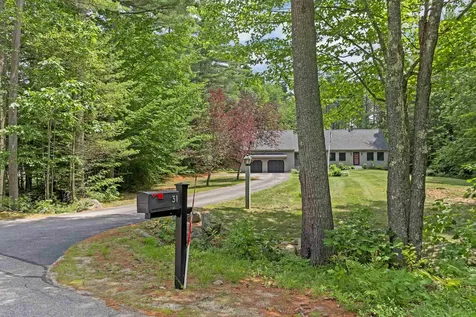 31 Friar Tuck Way Wolfeboro NH 03894