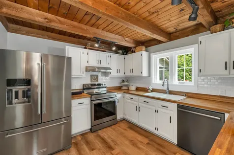 31 Friar Tuck Way Wolfeboro NH 03894