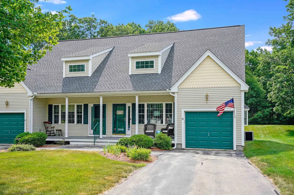 12 Royal Lane Raymond NH 03077