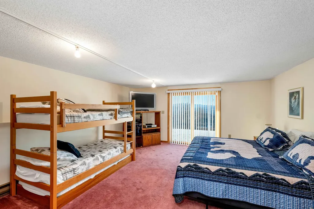 74 Richardson Trail Campton NH 03223