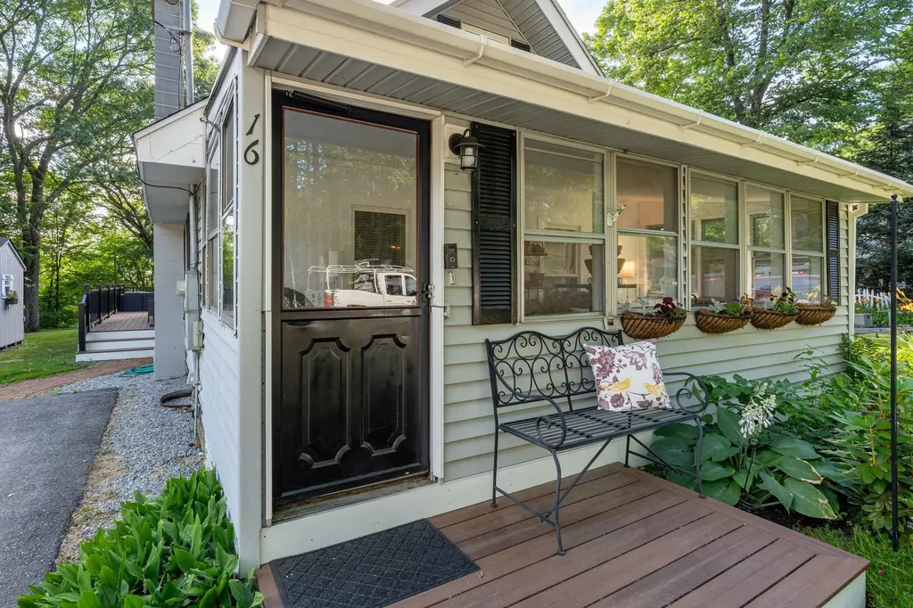16 Charles Street Keene NH 03431