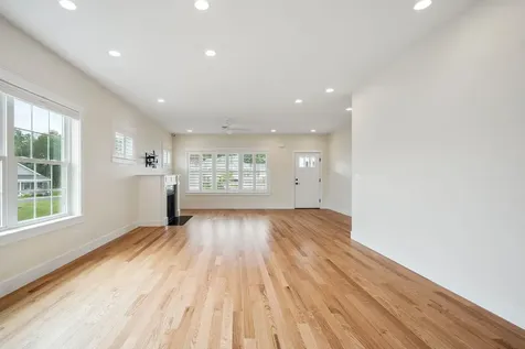 4 Thistle Circle Epping NH 03042