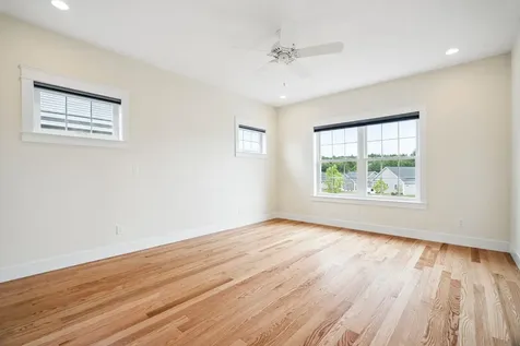 4 Thistle Circle Epping NH 03042
