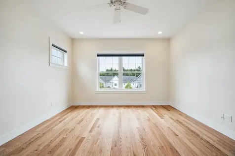 4 Thistle Circle Epping NH 03042