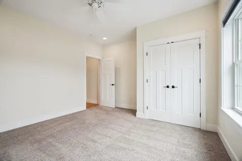 4 Thistle Circle Epping NH 03042