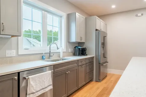 4 Thistle Circle Epping NH 03042