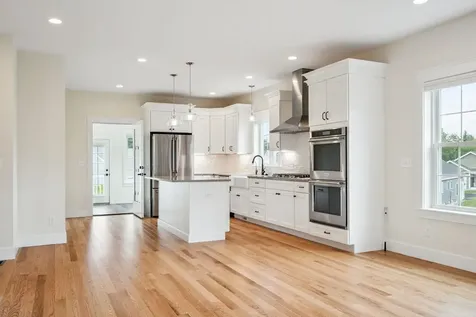 4 Thistle Circle Epping NH 03042