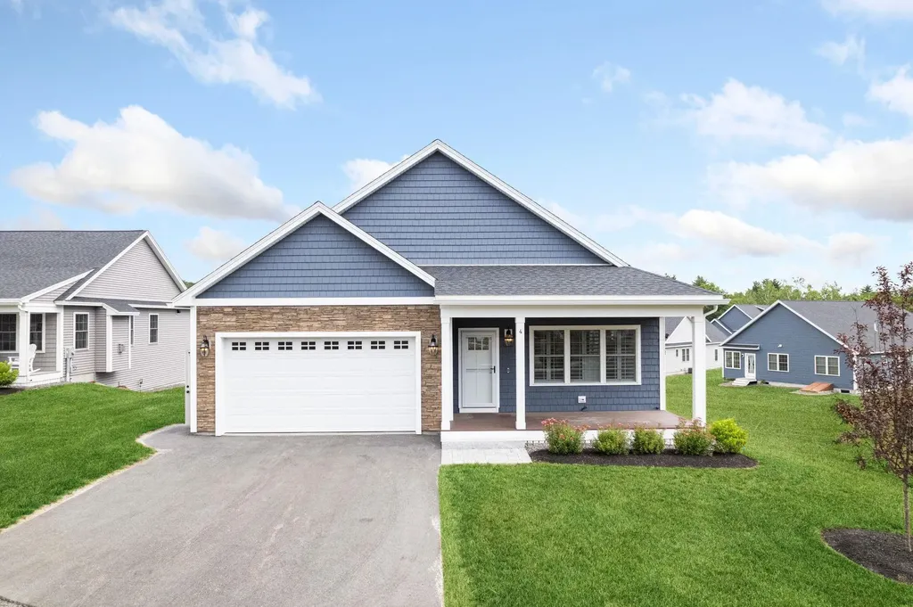 4 Thistle Circle Epping NH 03042