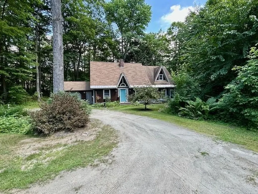 75 Ledgewood Drive Randolph VT 05060-0017