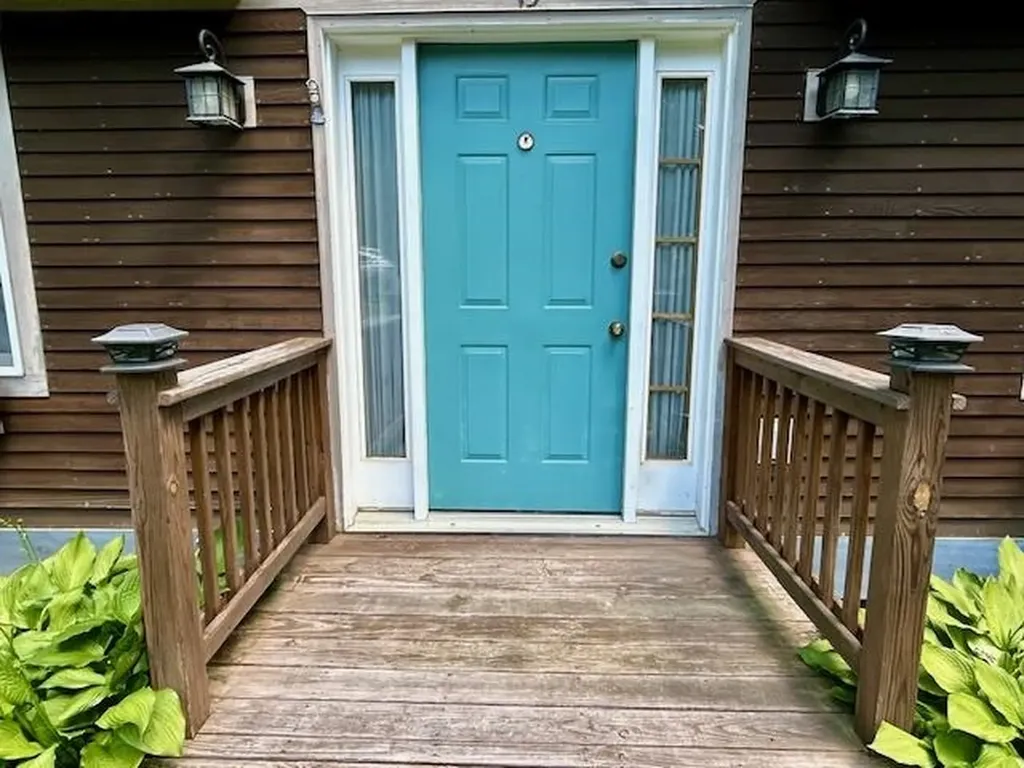 75 Ledgewood Drive Randolph VT 05060-0017