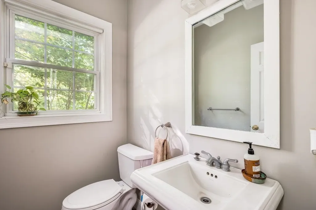 2 Ellison Lane Durham NH 03824