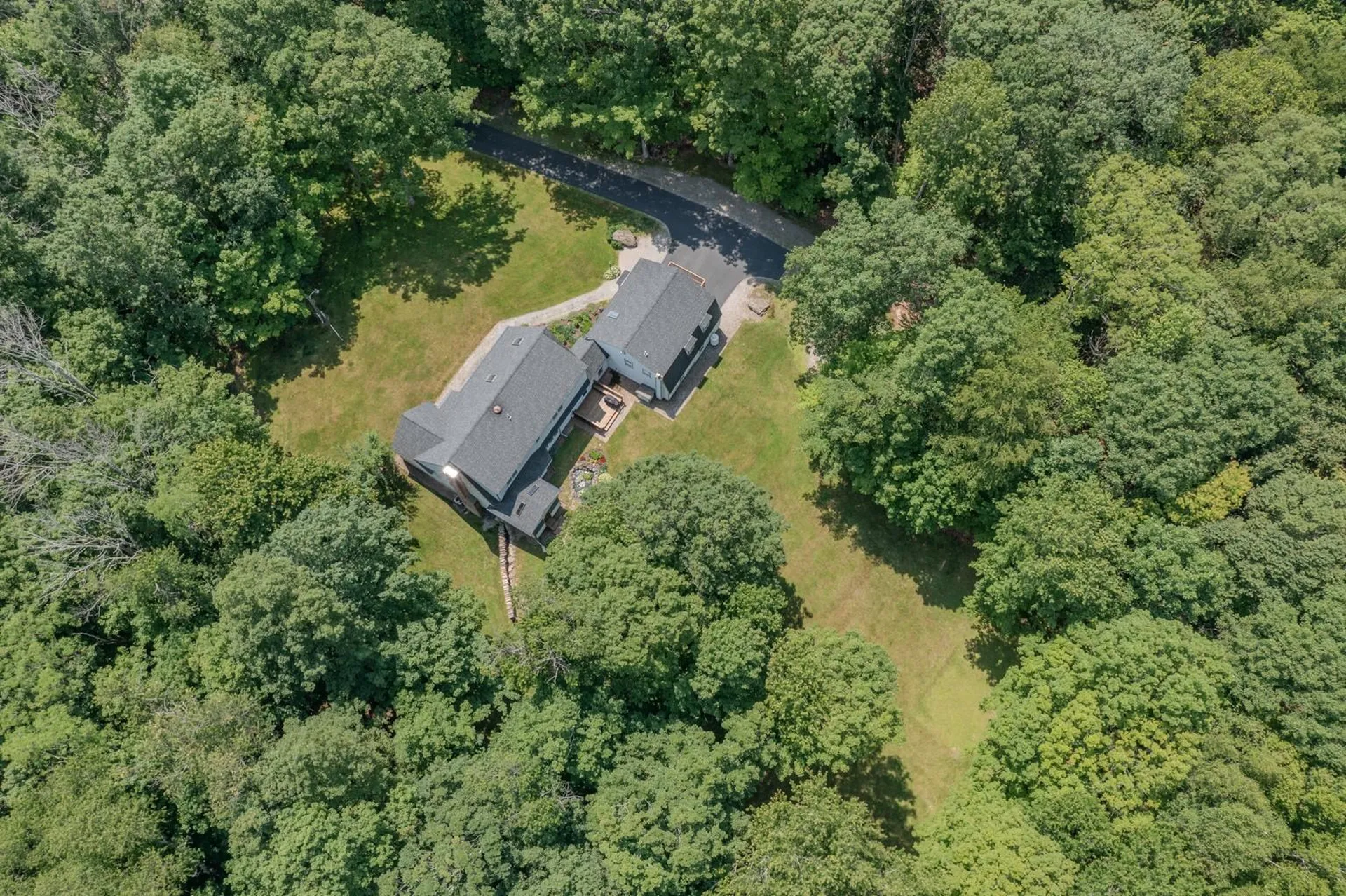 25 Meeting House Hill Road Deerfield NH 03037