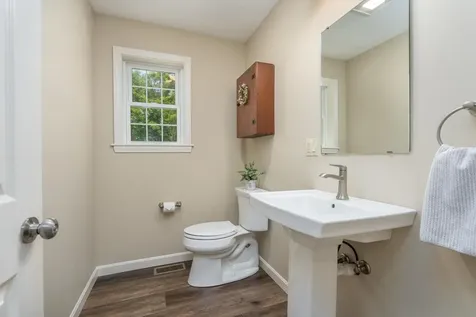 25 Meeting House Hill Road Deerfield NH 03037