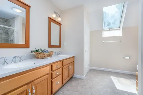 25 Meeting House Hill Road Deerfield NH 03037