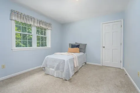 25 Meeting House Hill Road Deerfield NH 03037