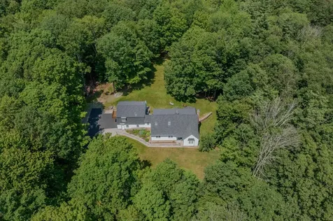 25 Meeting House Hill Road Deerfield NH 03037