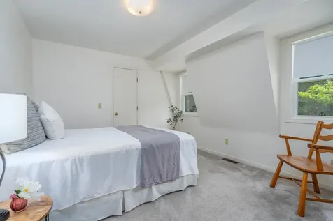 25 Meeting House Hill Road Deerfield NH 03037