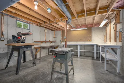 25 Meeting House Hill Road Deerfield NH 03037