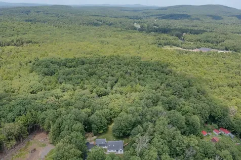 25 Meeting House Hill Road Deerfield NH 03037