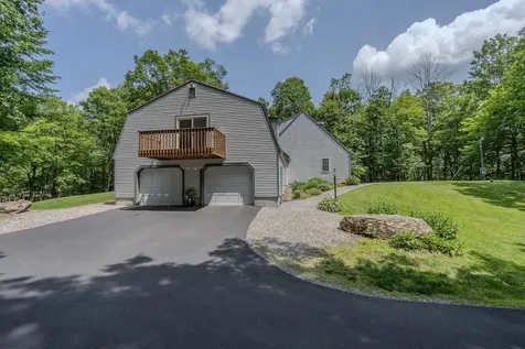 25 Meeting House Hill Road Deerfield NH 03037