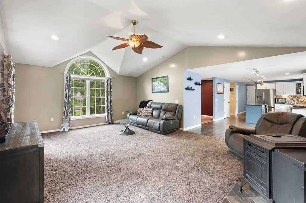 28 Mammoth Road Londonderry NH 03053