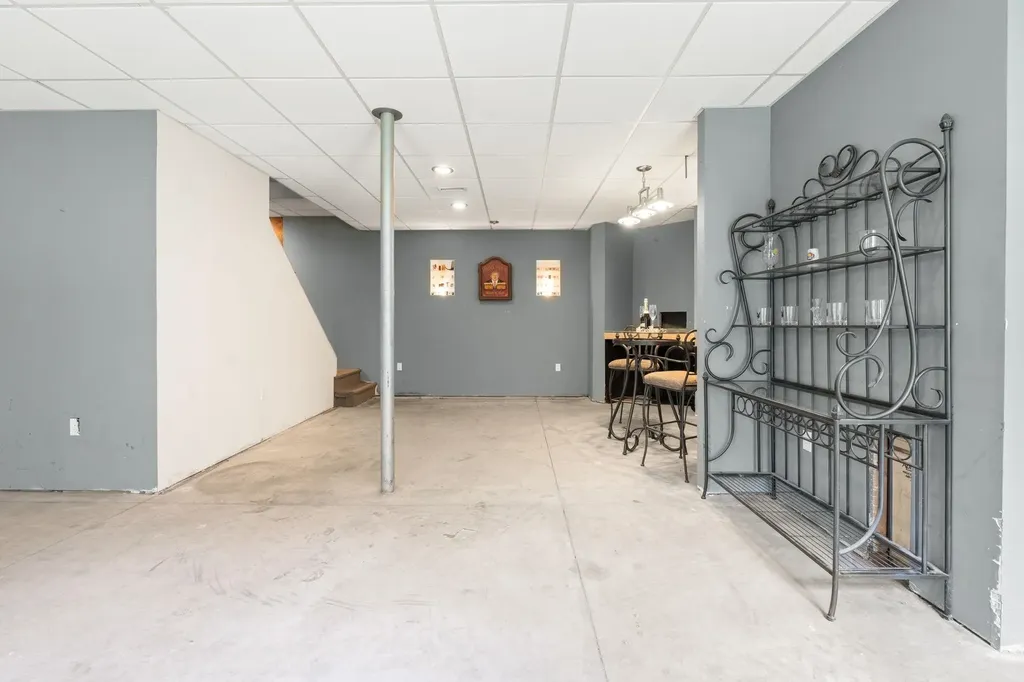 28 Mammoth Road Londonderry NH 03053