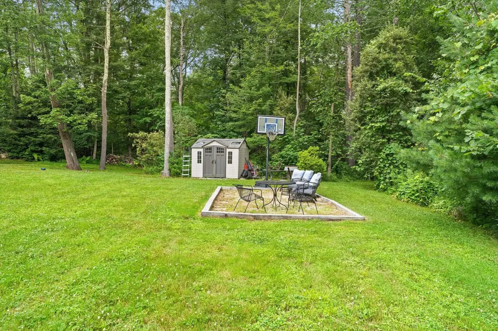 28 Mammoth Road Londonderry NH 03053