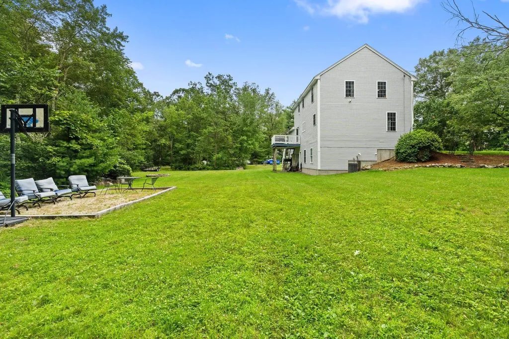 28 Mammoth Road Londonderry NH 03053