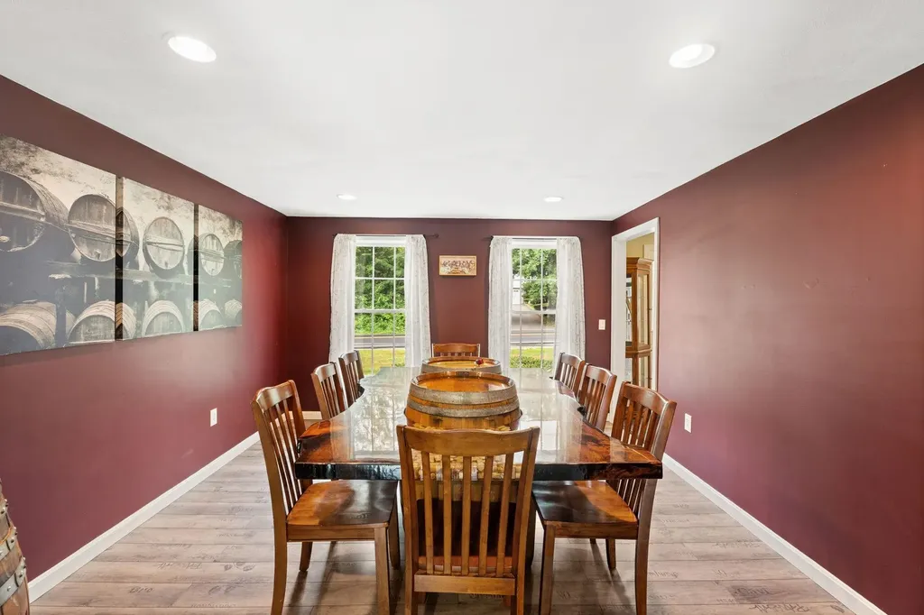 28 Mammoth Road Londonderry NH 03053