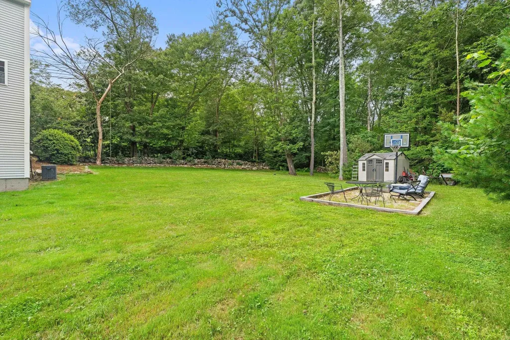 28 Mammoth Road Londonderry NH 03053