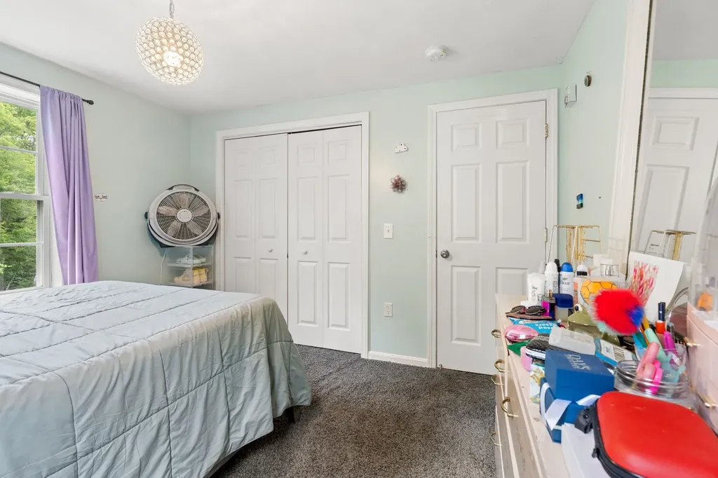 28 Mammoth Road Londonderry NH 03053