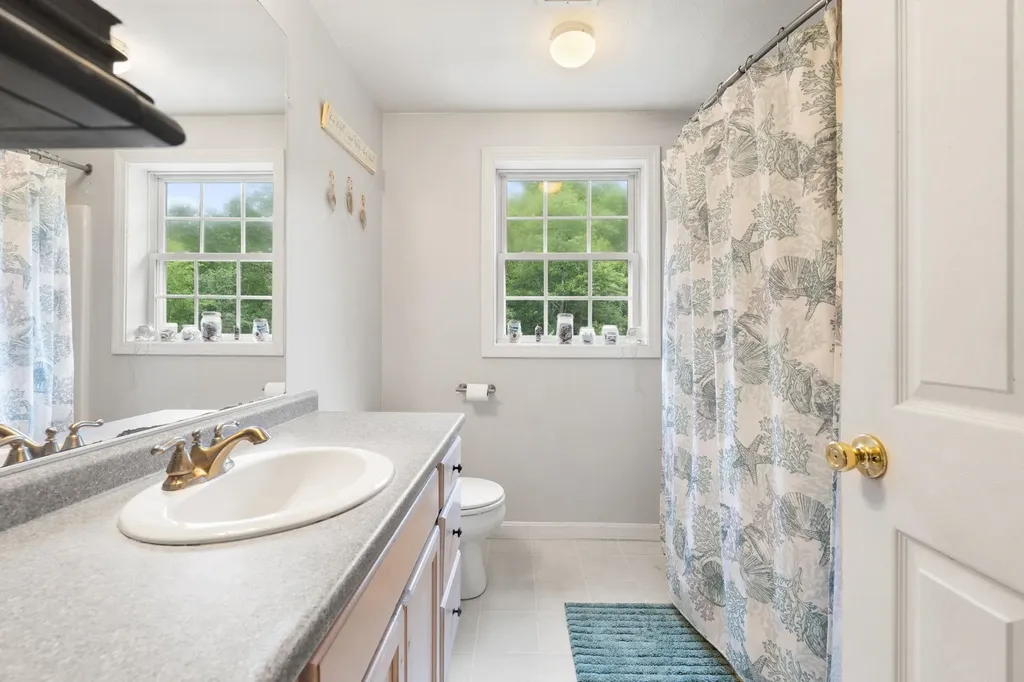 28 Mammoth Road Londonderry NH 03053