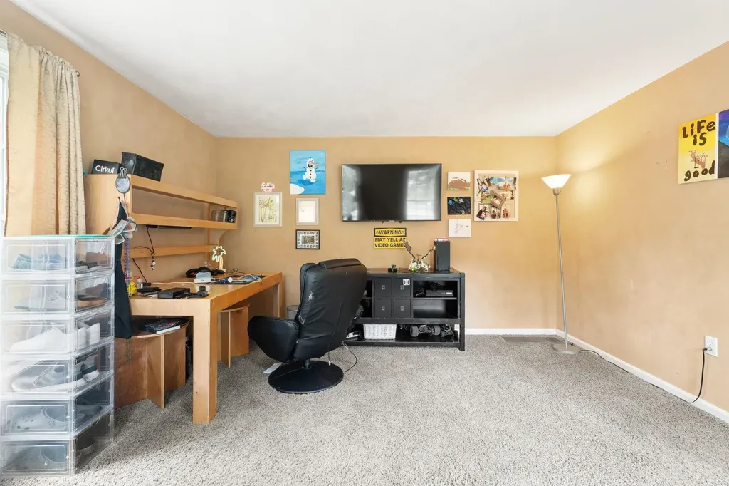 28 Mammoth Road Londonderry NH 03053