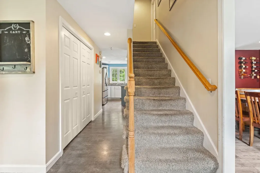 28 Mammoth Road Londonderry NH 03053