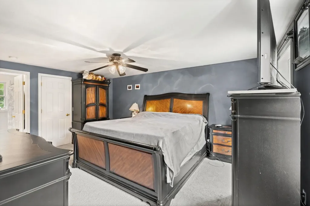 28 Mammoth Road Londonderry NH 03053