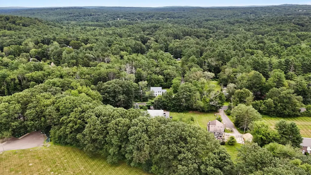 28 Mammoth Road Londonderry NH 03053