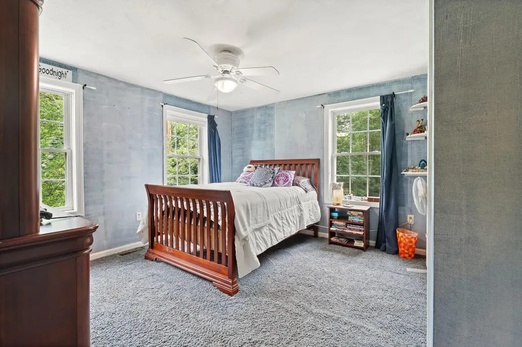 28 Mammoth Road Londonderry NH 03053