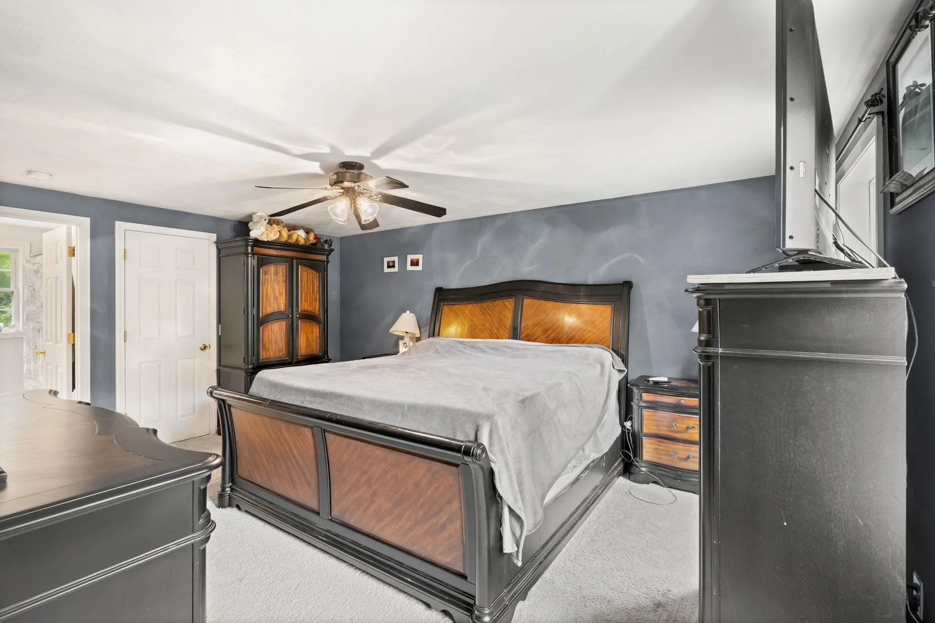 28 Mammoth Road Londonderry NH 03053