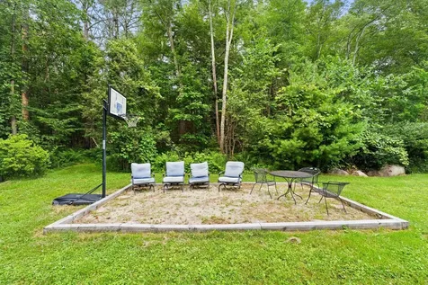 28 Mammoth Road Londonderry NH 03053