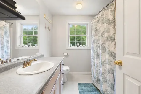28 Mammoth Road Londonderry NH 03053