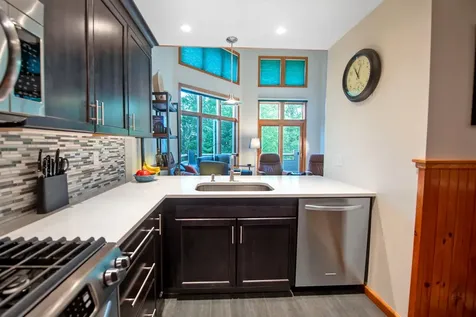 11 Dutchman Lane Wilmington VT 05363