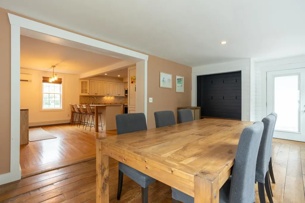 77 Broad Street Hollis NH 03049