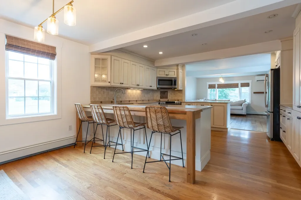 77 Broad Street Hollis NH 03049