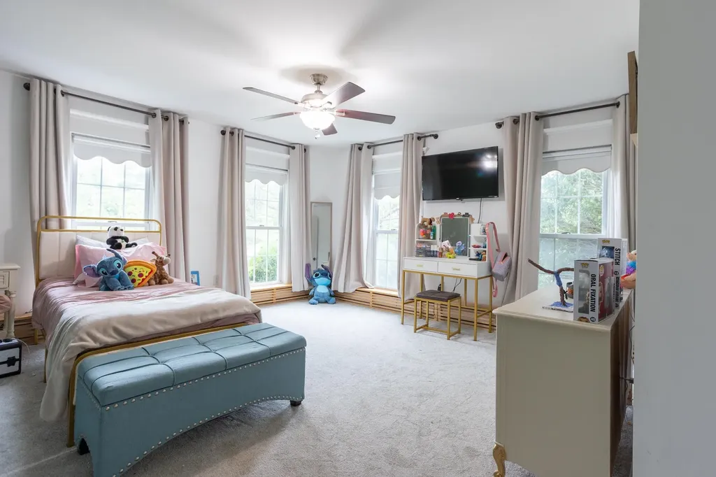 77 Broad Street Hollis NH 03049