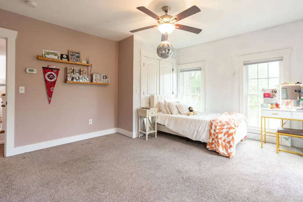 77 Broad Street Hollis NH 03049