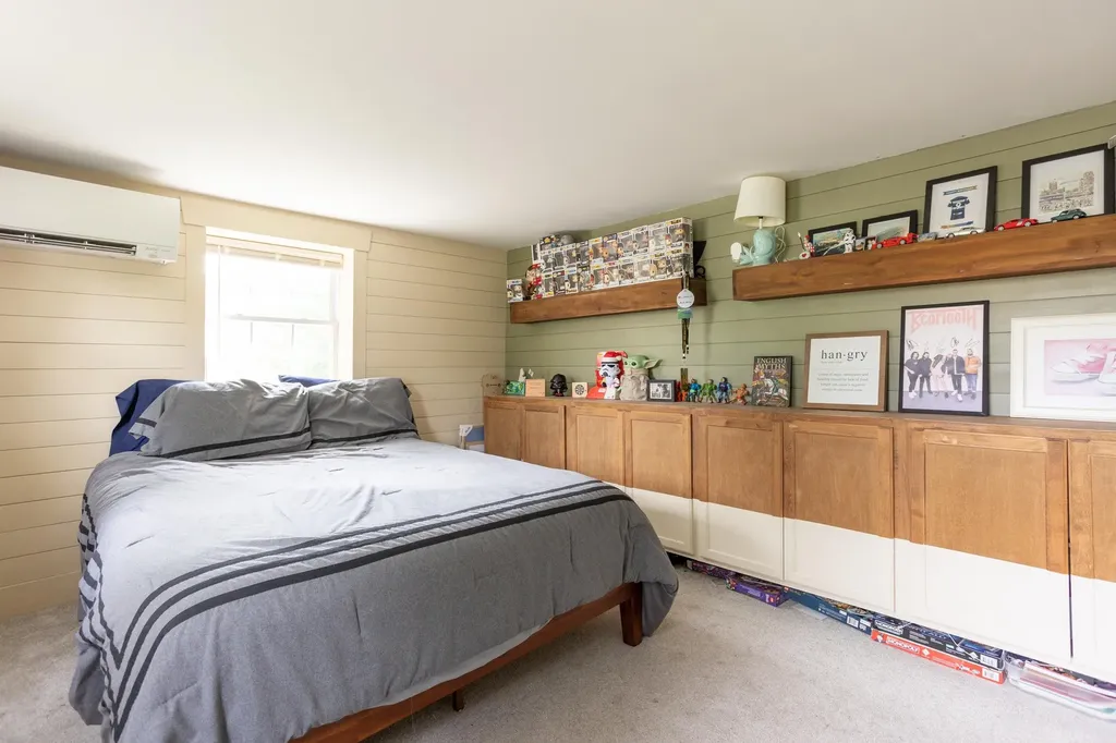 77 Broad Street Hollis NH 03049