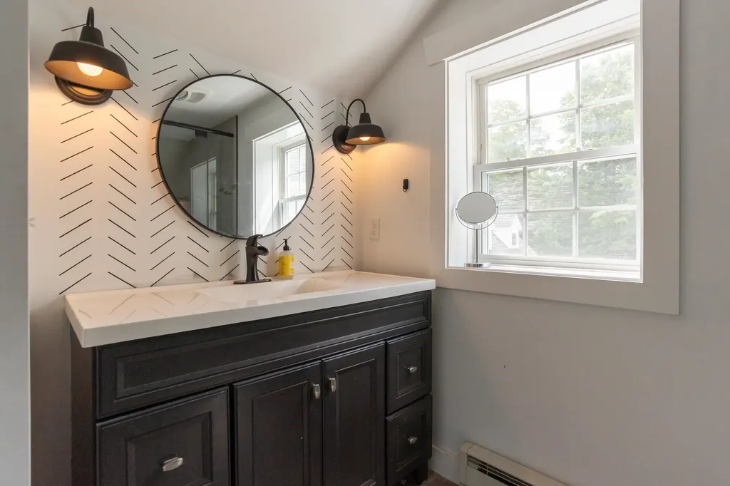 77 Broad Street Hollis NH 03049