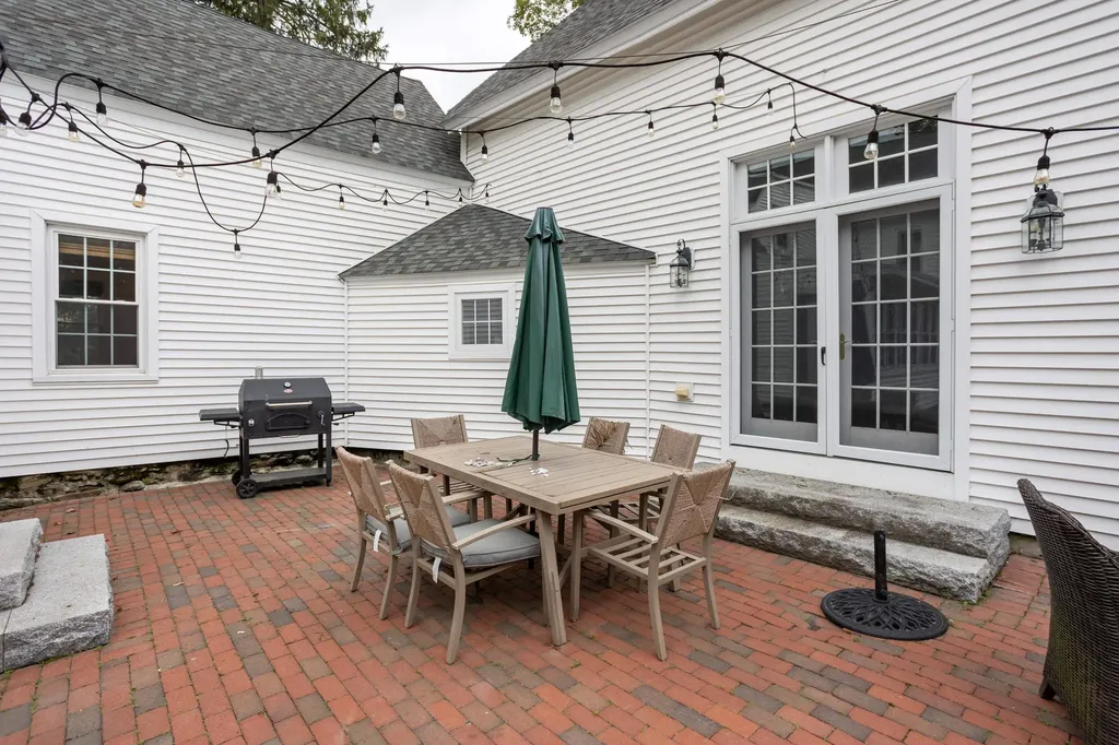 77 Broad Street Hollis NH 03049