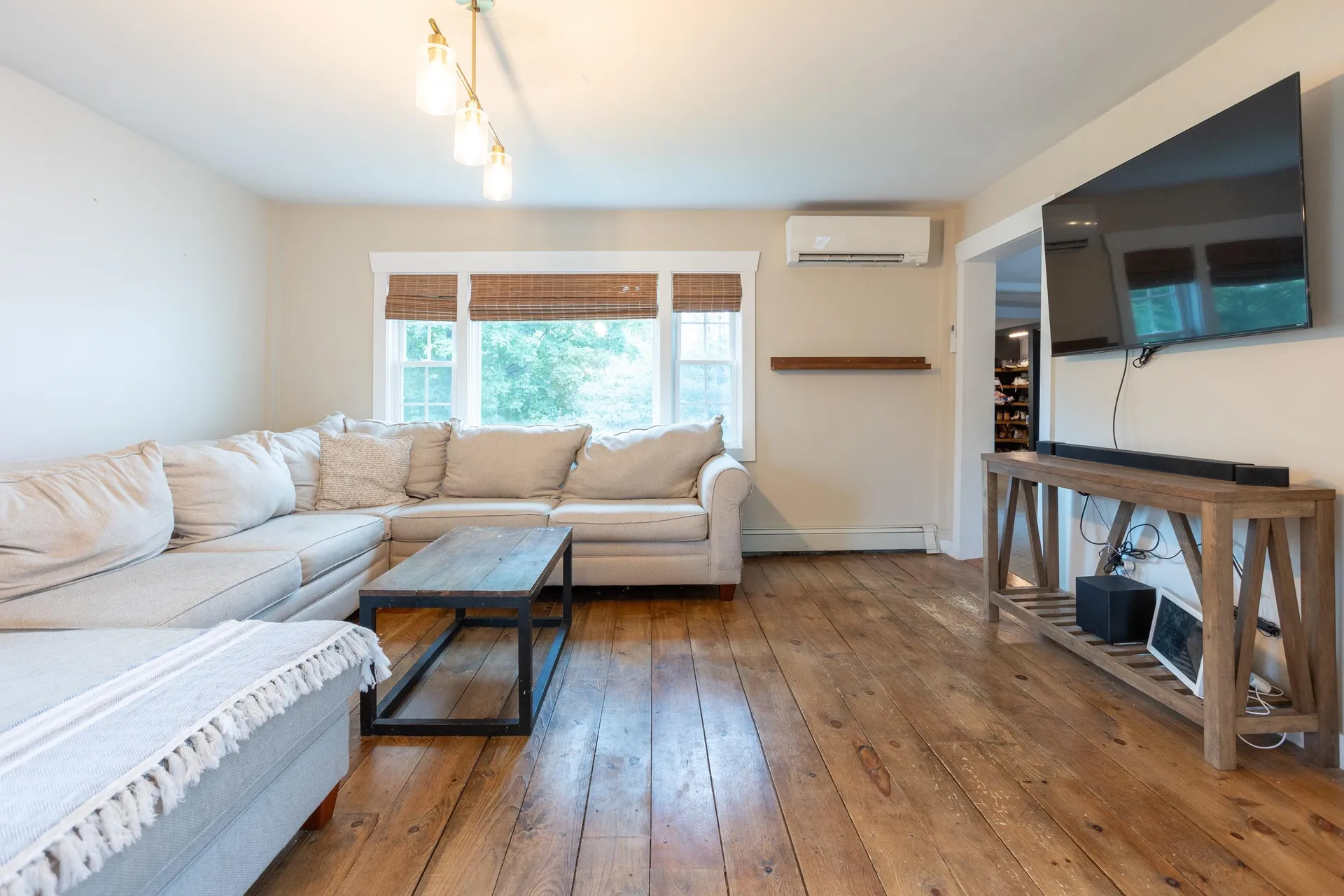 77 Broad Street Hollis NH 03049